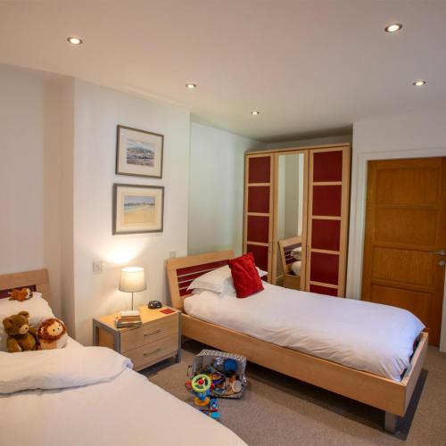 Shiel Twin Bedroom