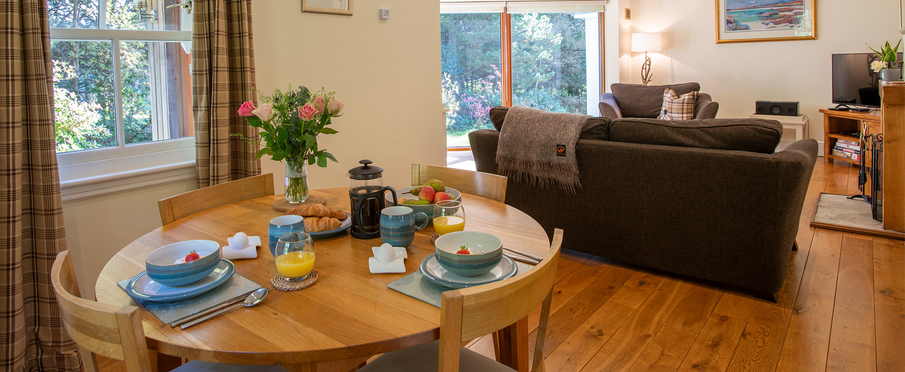 MacRuari Dining and Living Area