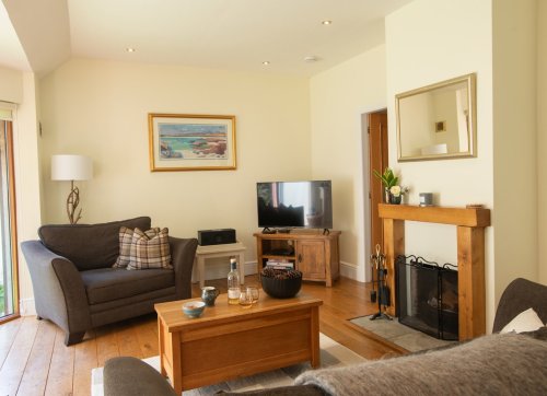 MacRuairi Dining and Living Area